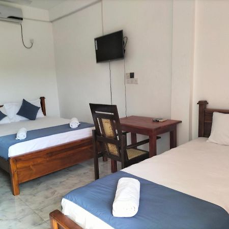 Hotel Sun Blue Uppuveli Bagian luar foto