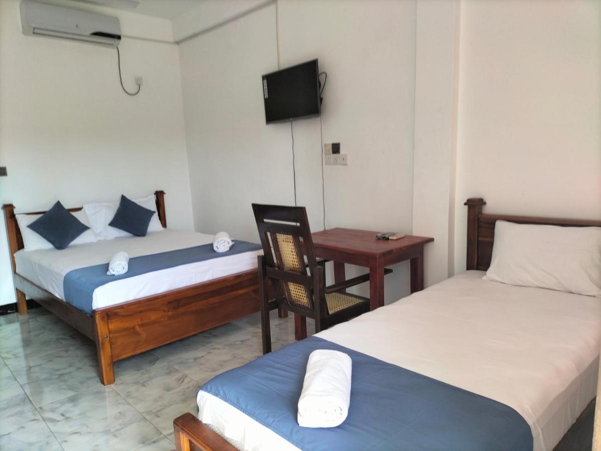 Hotel Sun Blue Uppuveli Bagian luar foto