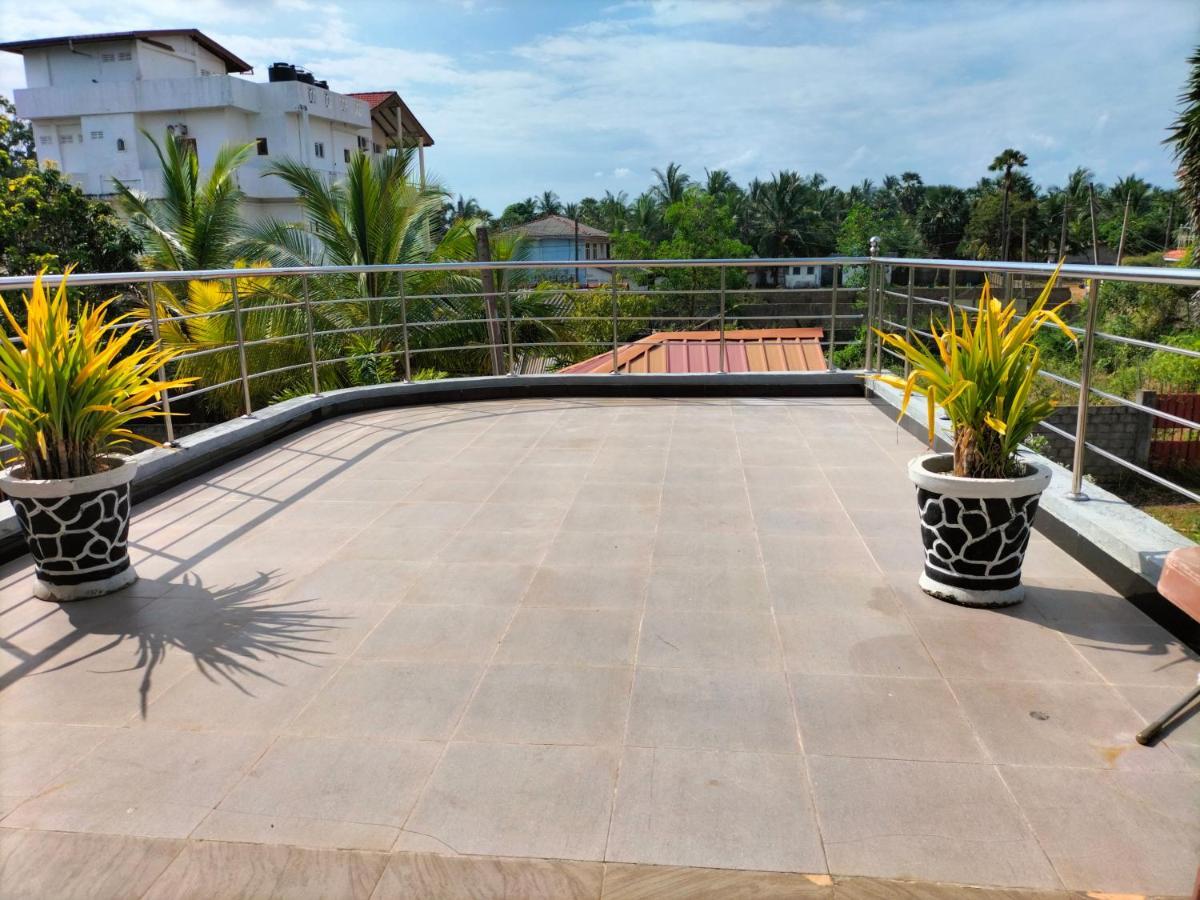 Hotel Sun Blue Uppuveli Bagian luar foto