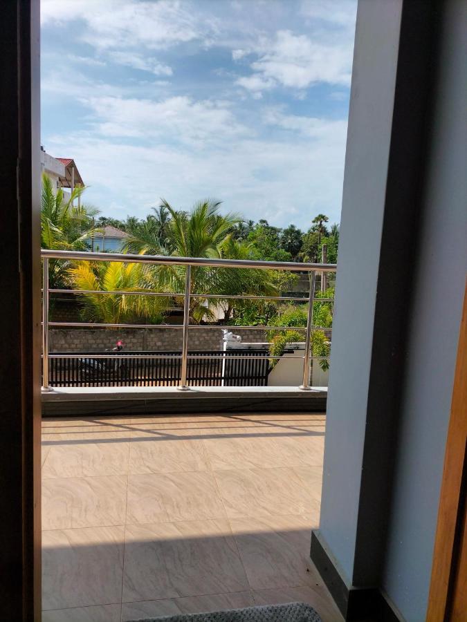 Hotel Sun Blue Uppuveli Bagian luar foto