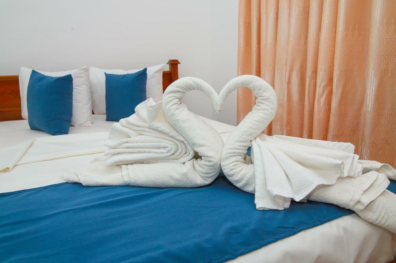 Hotel Sun Blue Uppuveli Bagian luar foto